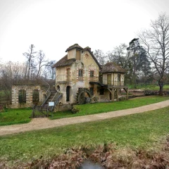 THE QUEEN’S HAMLET – VERSAILLES