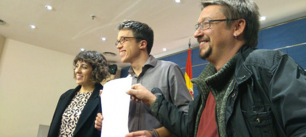 Alexandra Fernández, Iñigo Errejón i Xavier Domènech presenten la petició de grup parlamentari conjunta entre En Comú Podem, En Marea i Podem.