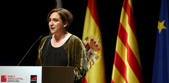Ada Colau fent el seu discurs en el sopar de benvinguda dels assistents al MWC.