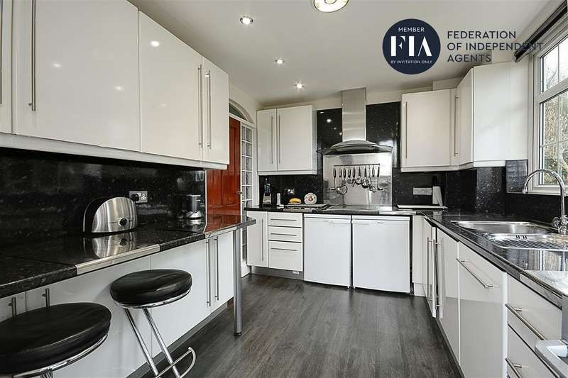 Property for Sale in Oaklands Avenue, Isleworth, Tw7