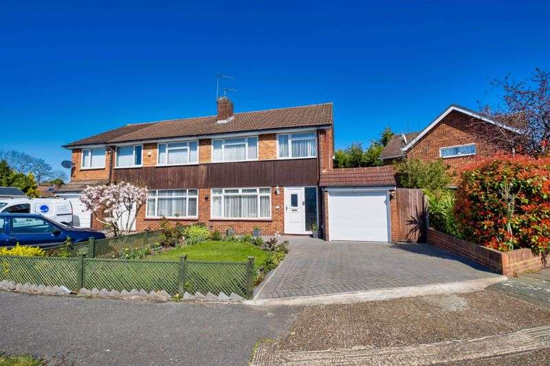 Properties for Sale in Sunburyonthames, Tw16