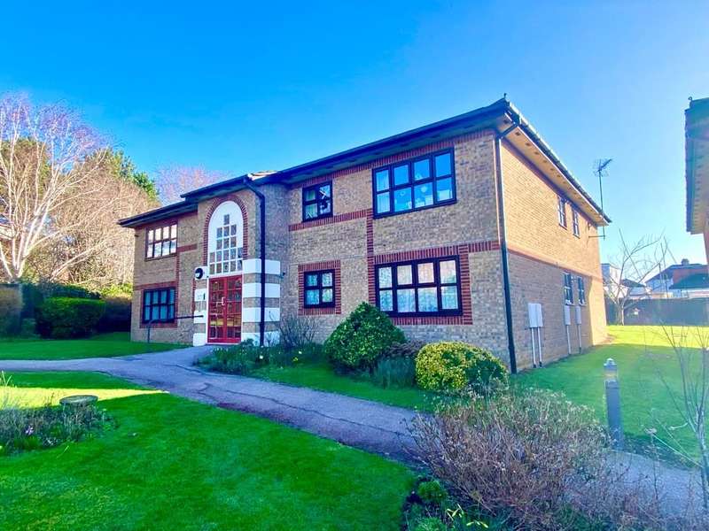 Properties for Sale in Hornchurch, Ravenscourt Grove Hornchurch Essex