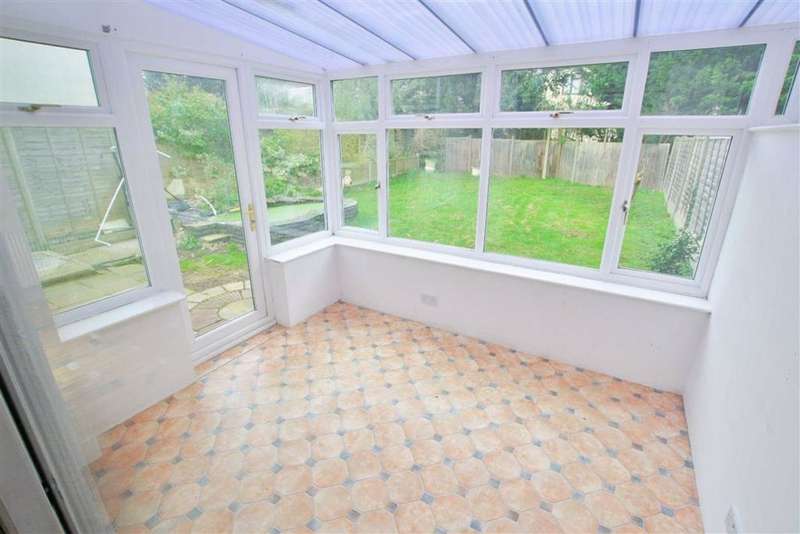 Property for Sale in Olivia Drive, Leighonsea, Essex, Ss9