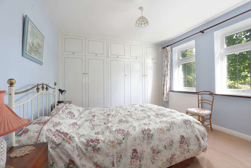 Property for Sale in Ridgeway Lane, Lymington, Hampshire, So41