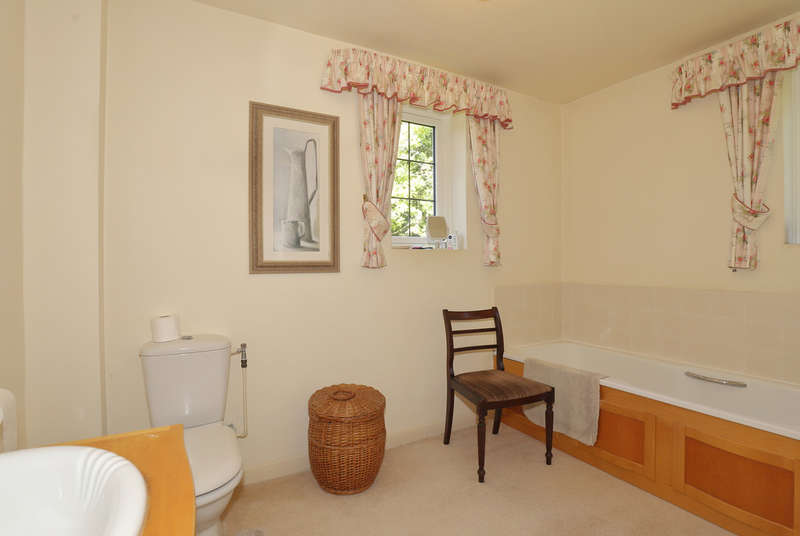 Property for Sale in Ridgeway Lane, Lymington, Hampshire, So41