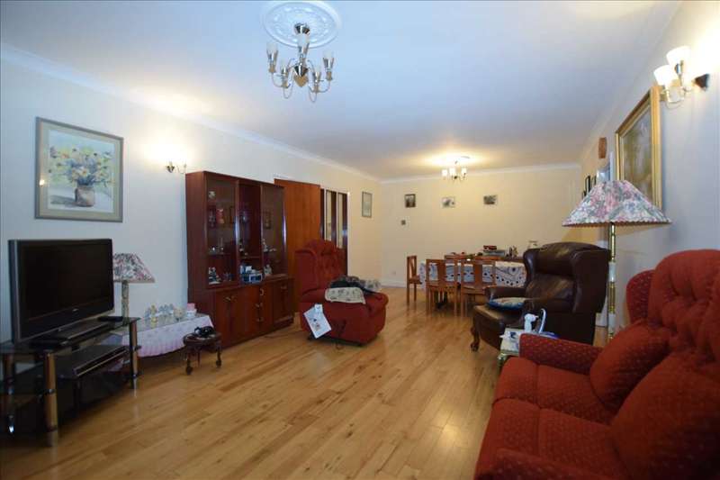 Property for Sale in Lodge Close, Edgware, Ha8