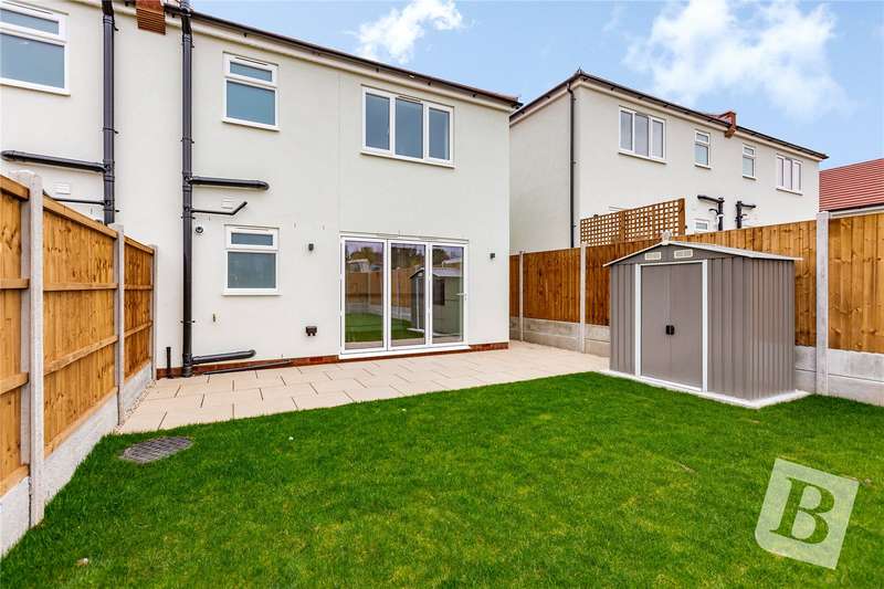 Property for Sale in Lynfords Drive, Runwell, Wickford, Essex, Ss11