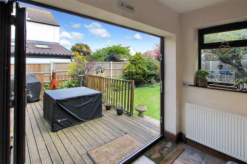 Property for Sale in Woodfield Park Drive, Leighonsea, Essex, Ss9