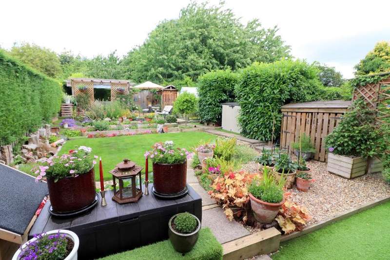 Property for Sale in Stanley Road, Streatley, Bedfordshire, Lu3