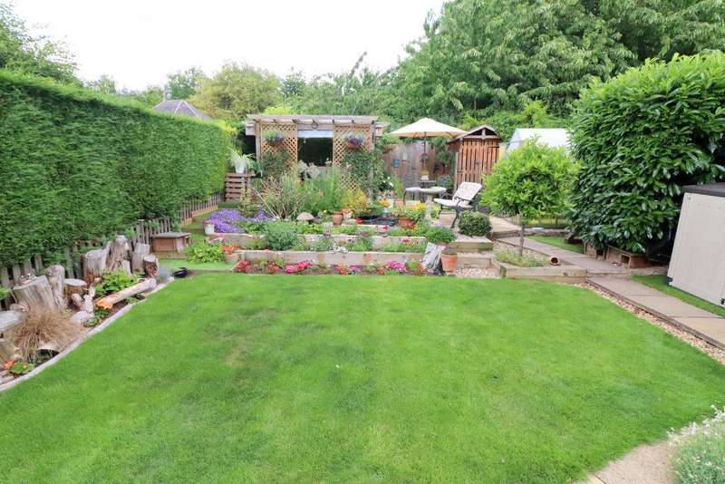 Property for Sale in Stanley Road, Streatley, Bedfordshire, Lu3
