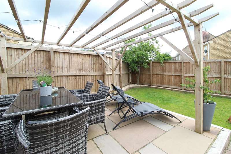 Property for Sale in Hurst Crescent, Glossop, Sk13