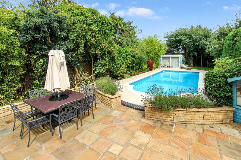 Property for Sale in Chalkwell Avenue, Westcliffonsea, Essex, Ss0