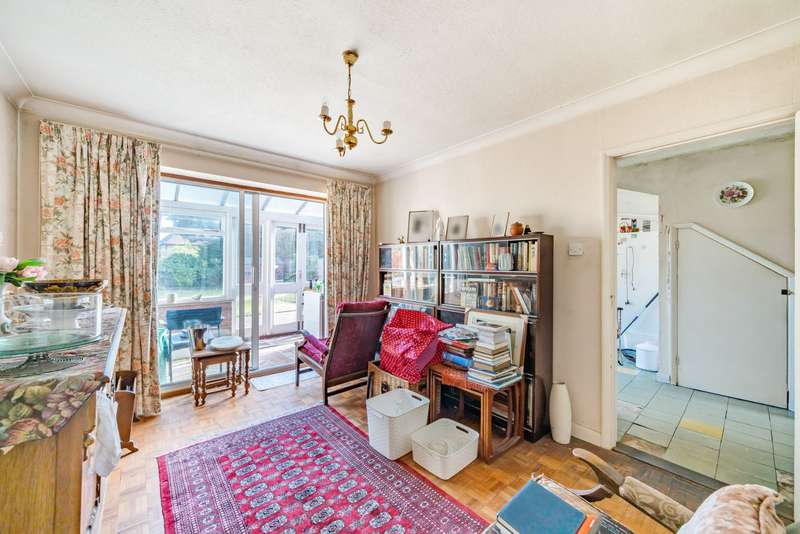 Property for Sale in Lovelace Drive, Pyrford, Surrey, Gu22