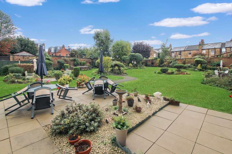 Property to rent in Godfreys Mews, Chelmsford, Cm2