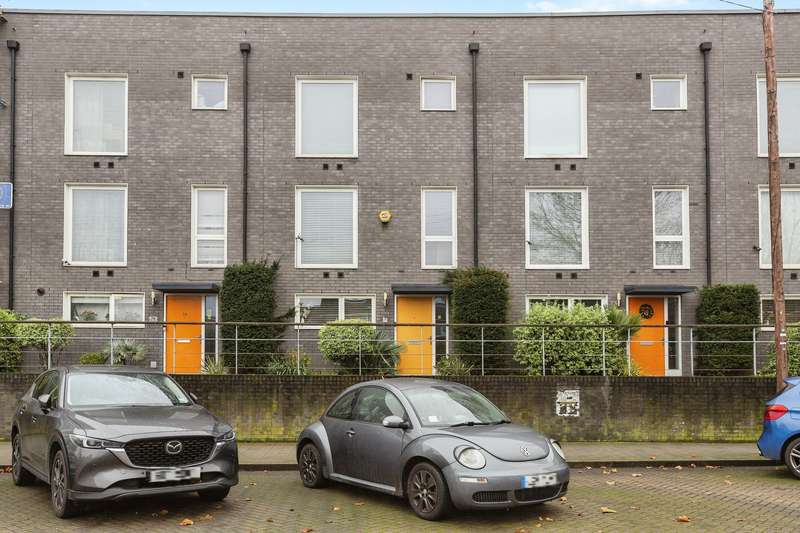 Properties for Sale in Barking, Thames View Barking Essex