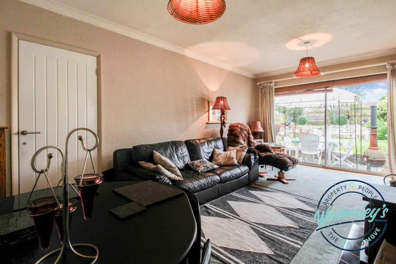 Property for Sale in Mantilla Drive, Styvechale Grange, Coventry, Cv3