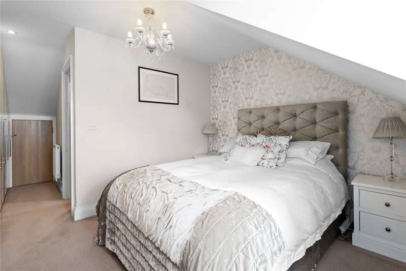 Property for Sale in Trenchard Close, Hersham, Waltononthames, Surrey