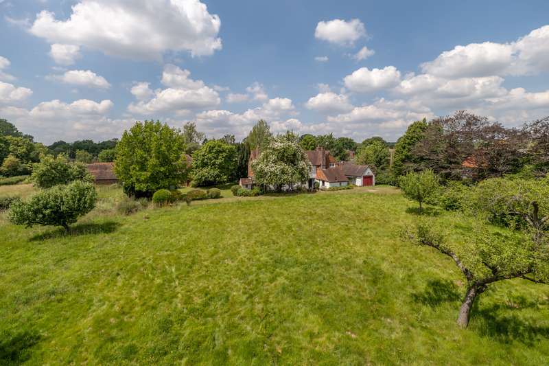 6 Bedrooms House for sale in Horley Road, Charlwood, Horley, Surrey, RH6
