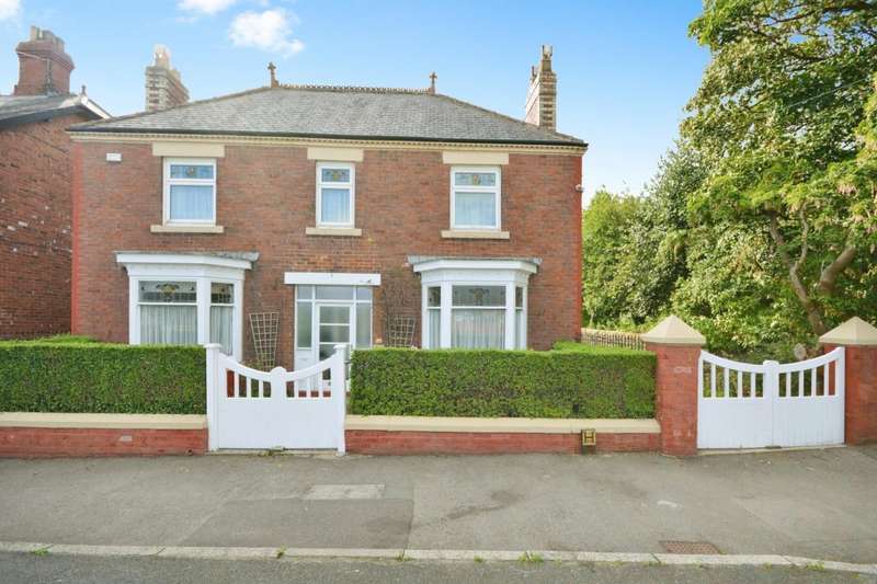4 Bedrooms Detached House for sale in New Road, Crook, Durham, DL15