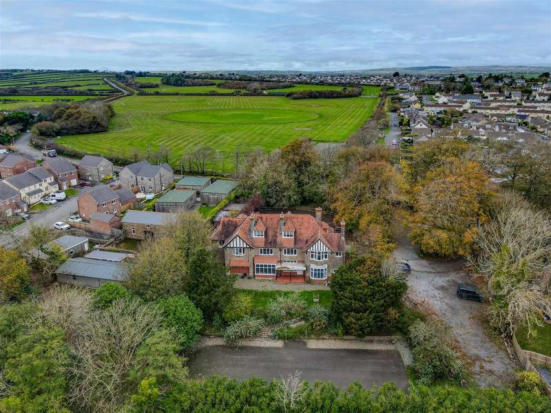 6 Bedrooms Detached House for sale in Glenover House, Scarrowscant Lane, Haverfordwest, SA61