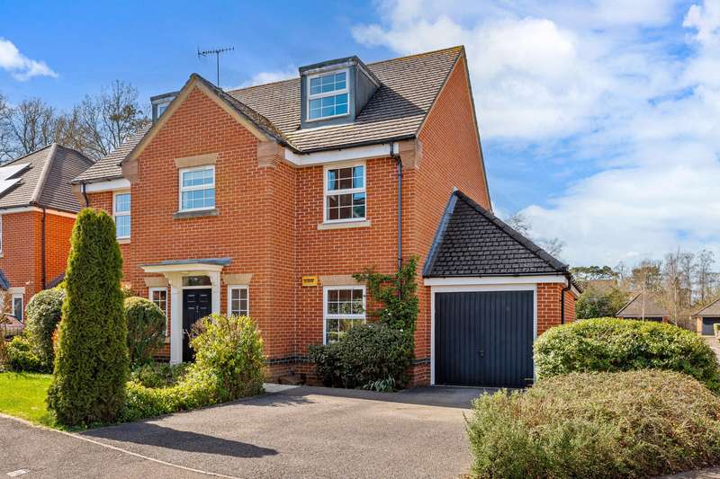 6 Bedrooms House for sale in William Gardens, Smallfield, Horley, Surrey, RH6