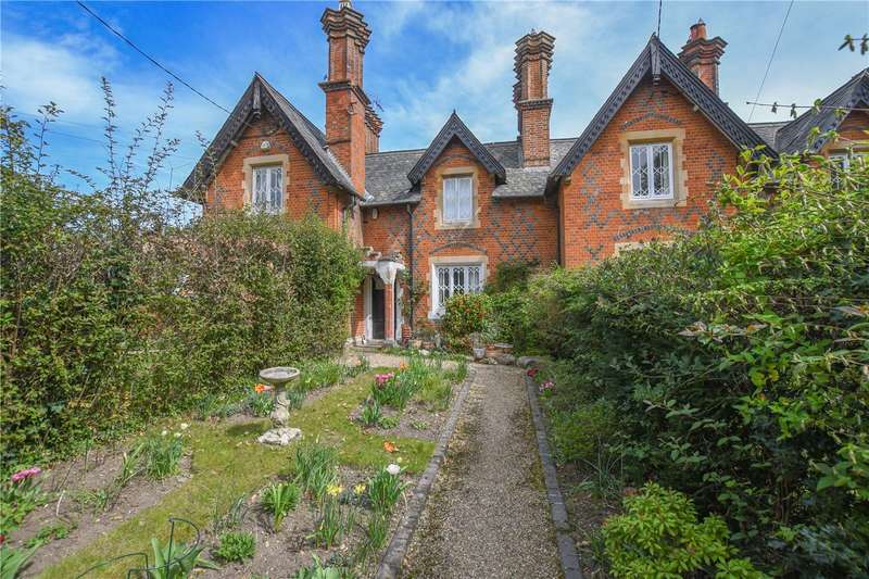 3 Bedrooms House for sale in Bearwood Road, Sindlesham, Wokingham, Berkshire, RG41