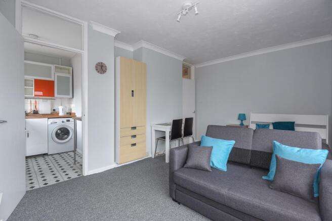  Flat for rent in St. Johns Road, Newbury, RG14
