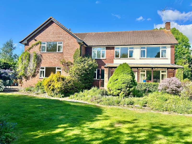 5 Bedrooms Detached House for sale in Corse Lawn, Gloucester, GL19