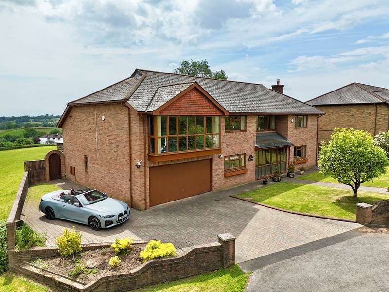 4 Bedrooms Detached House for sale in Jerusalem Lane, New Inn, Pontypool, NP4