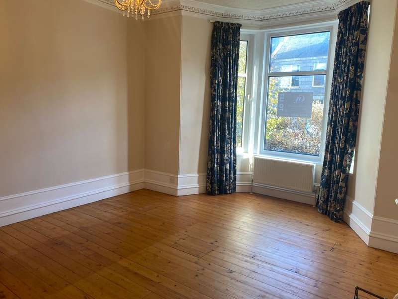 3 Bedrooms Flat for rent in Belvidere Crescent, Rosemount, Aberdeen, AB25