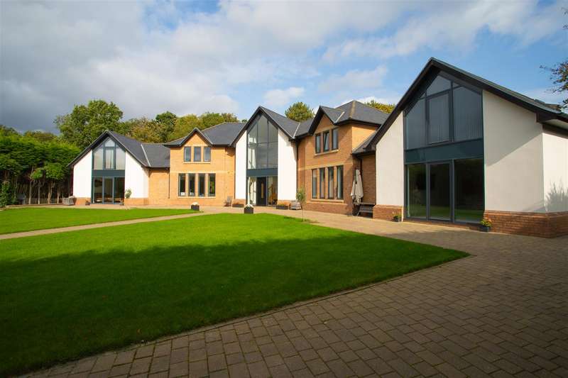 7 Bedrooms Detached House for sale in Roman Park, Little Aston, B74