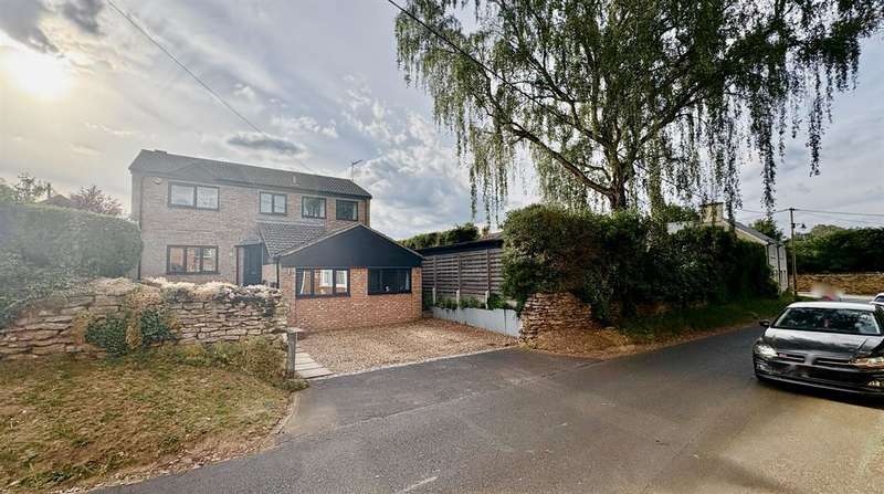 4 Bedrooms Detached House for sale in High Street, Milton Malsor, Northamptonshire, NN7