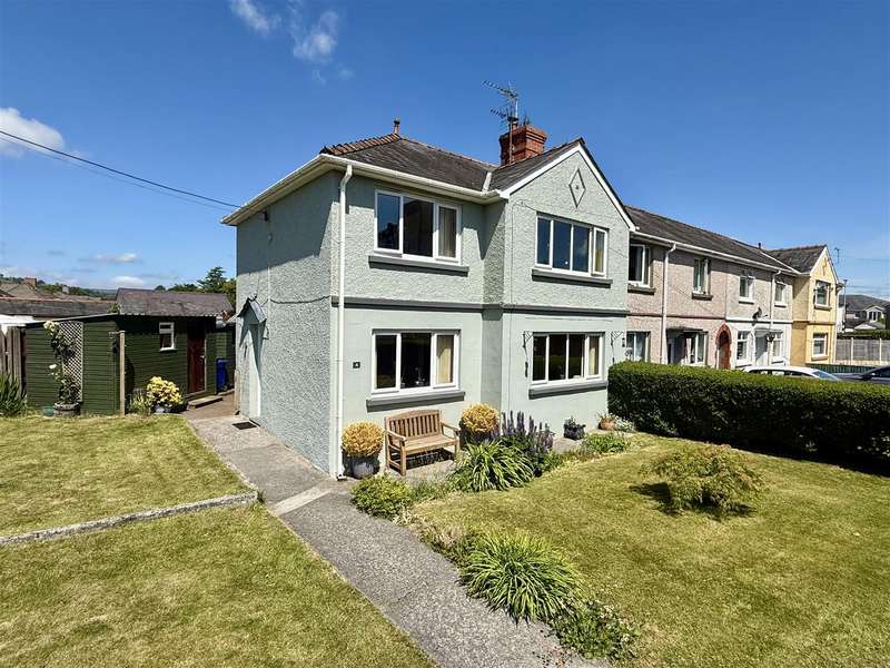 3 Bedrooms Semi Detached House for sale in Dingat View, Llandovery, SA20