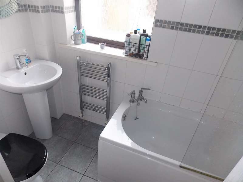 Property for Sale in Sedgley Drive, Westhoughton, Bolton, Bl5