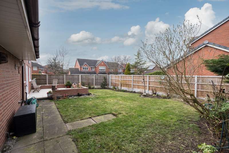 Property for Sale in Bedroom House Detached In Darnhall, Cw7