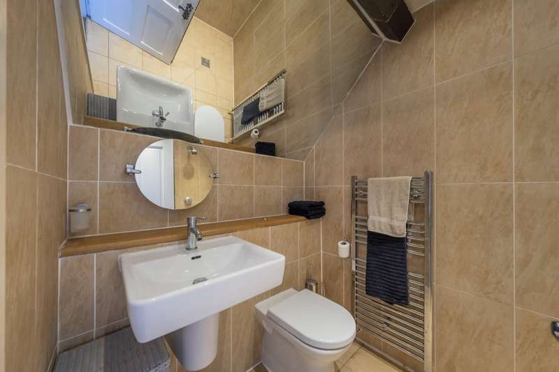 Property for Sale in Bedroom House Semi Detached In Davenham, Cw9