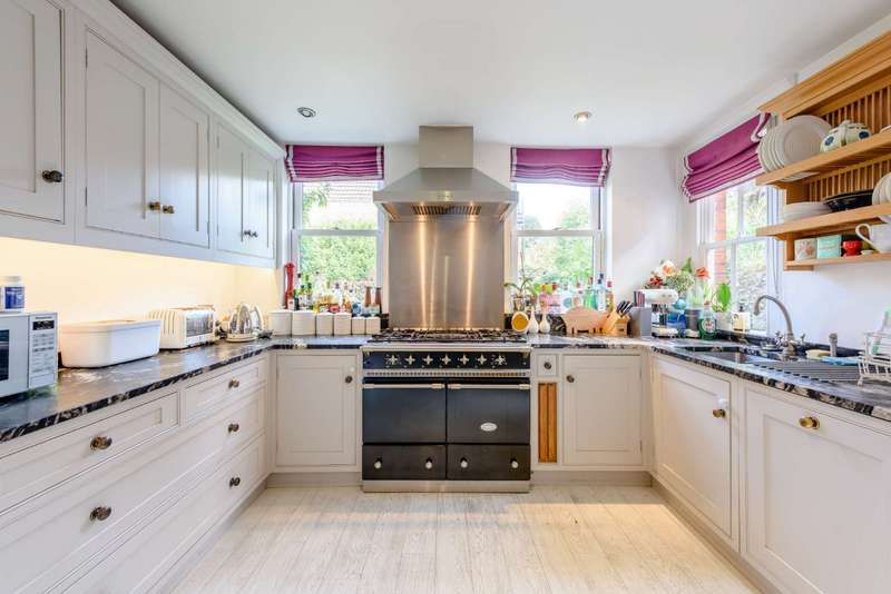 Property for Sale in Wherwell Road, Guildford, Surrey, Gu2