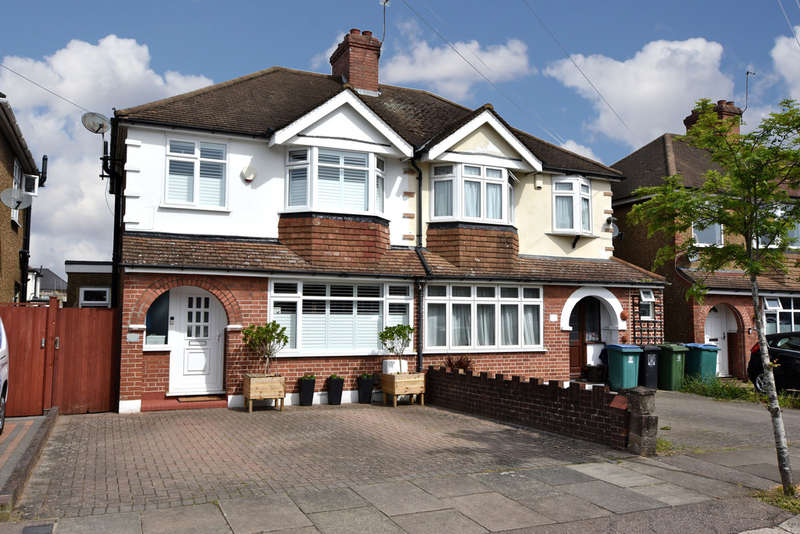 Properties for Sale in Watford, Kingswood Road Watford Hertfordshire