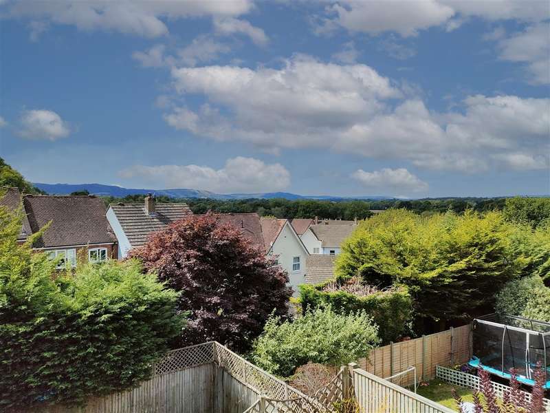Property for Sale in Goodwood Close, Midhurst, Gu29