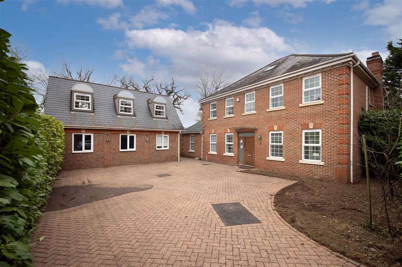 7 Bedrooms Detached House for rent in Westlinton Close, Mill Hill, NW7
