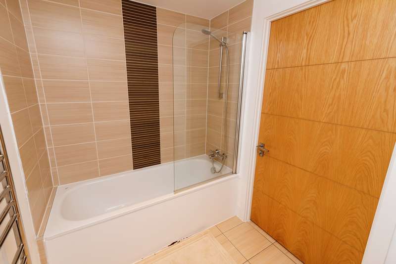 Property for Sale in Empire Way, Caerdydd, Empire Way, Cardiff, Cf11