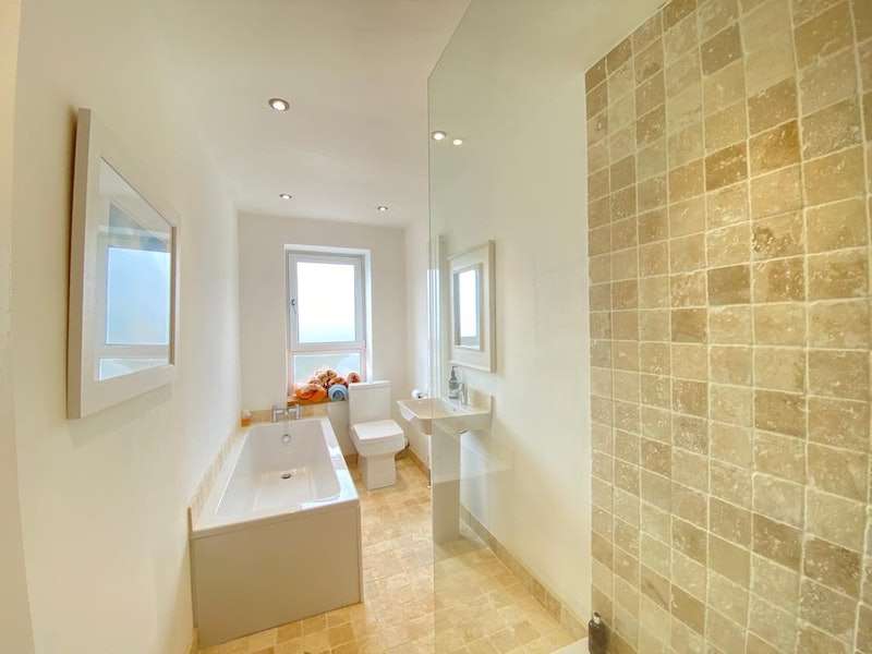 Property for Sale in Elland Road, Sowerby Bridge, West Yorkshire, Hx6