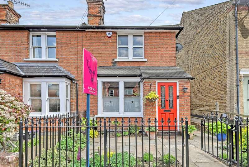 Properties for Sale in Epping, Birch Hall Epping Essex