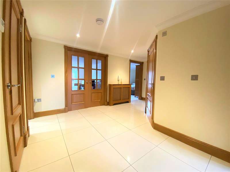 Property for Sale in Beavers Road, Farnham, Surrey, Gu9