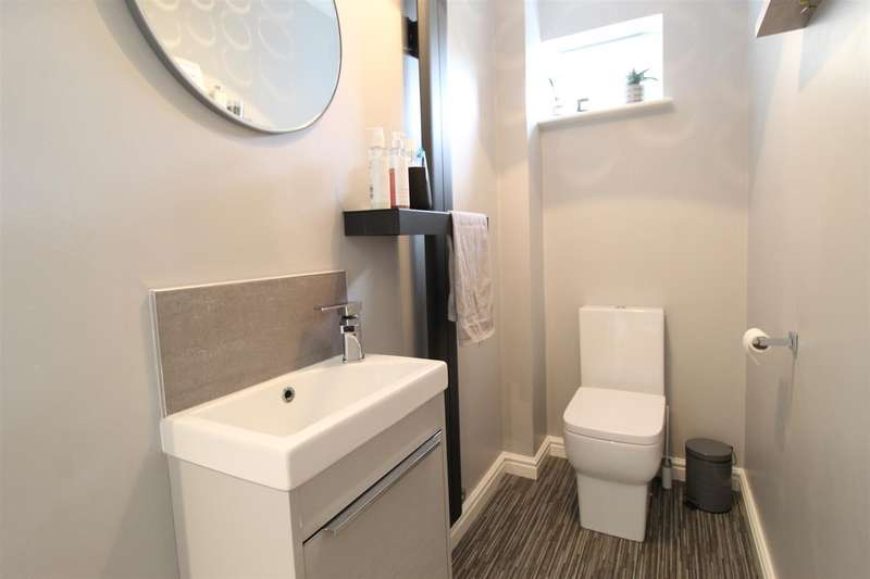 Property for Sale in Hurst Crescent, Glossop, Sk13