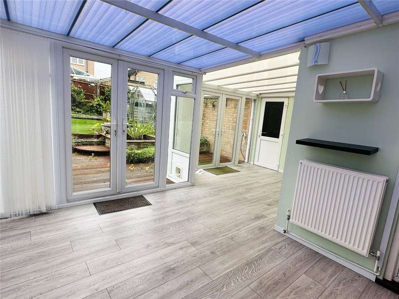 Property for Sale in Drivemoor, Abbeydale, Gloucester, Gloucestershire