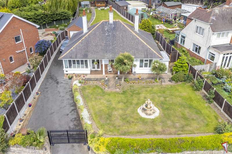 3 Bedrooms Detached Bungalow for sale in Longfield Lane, Ilkeston, DE7