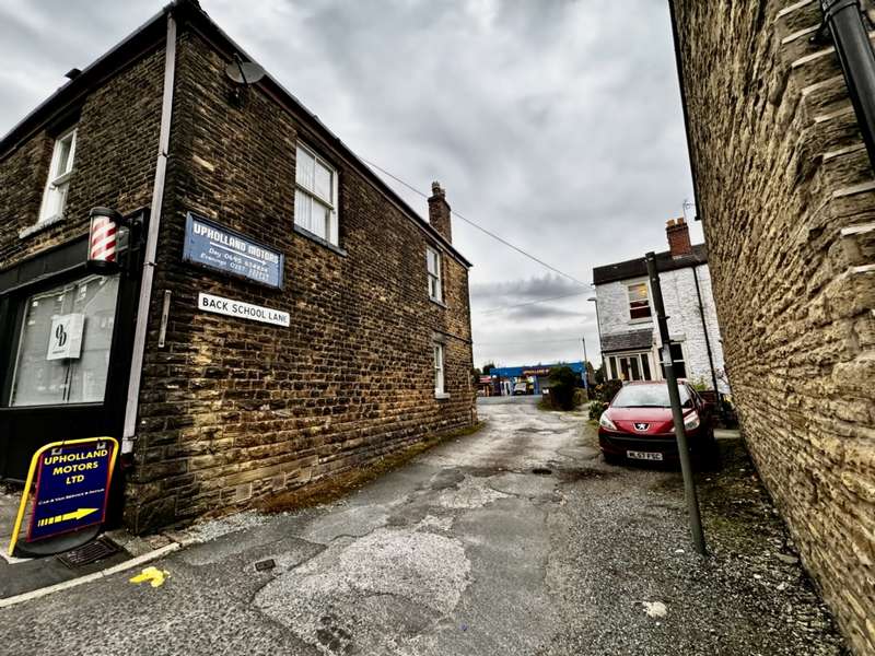 Property for Sale in Upholland Motors Back School Lane Upholland, Wn8