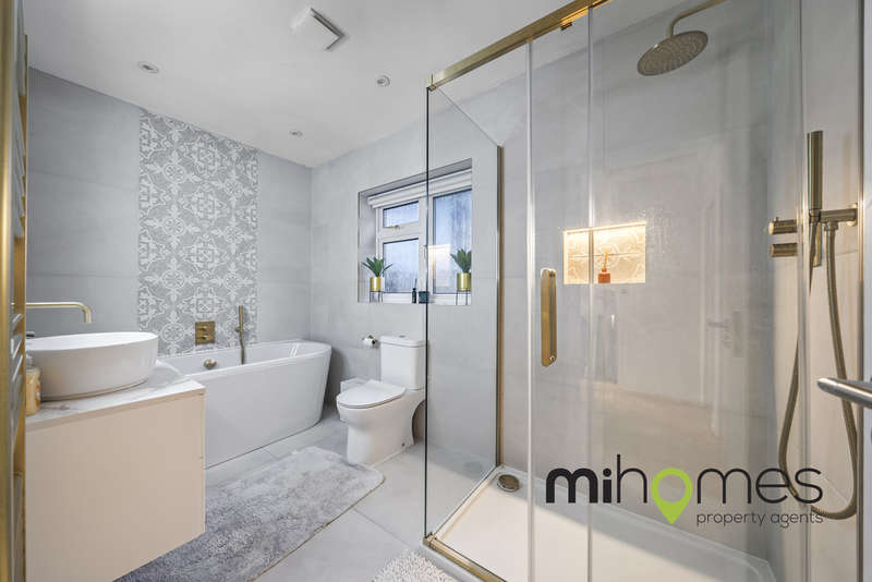 Property to rent in Woodland Way, London, N21