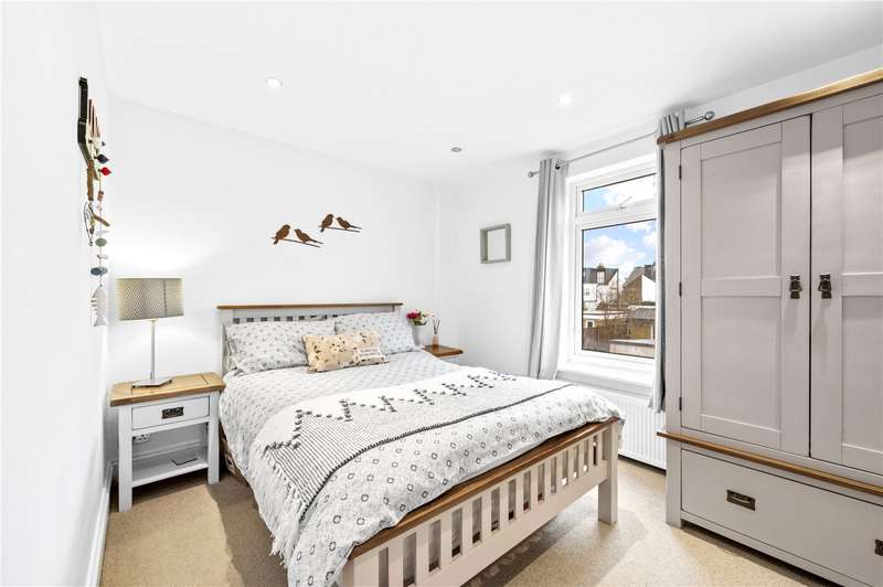 Property for Sale in Sunbury Lane, Waltononthames, Surrey, Kt12